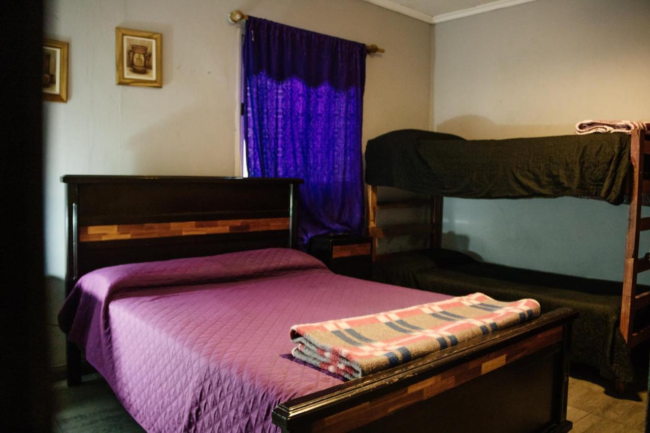 Namaste Hostal *